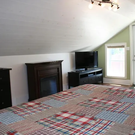 Hadovka Lakeside Inn Wellington Exterior photo