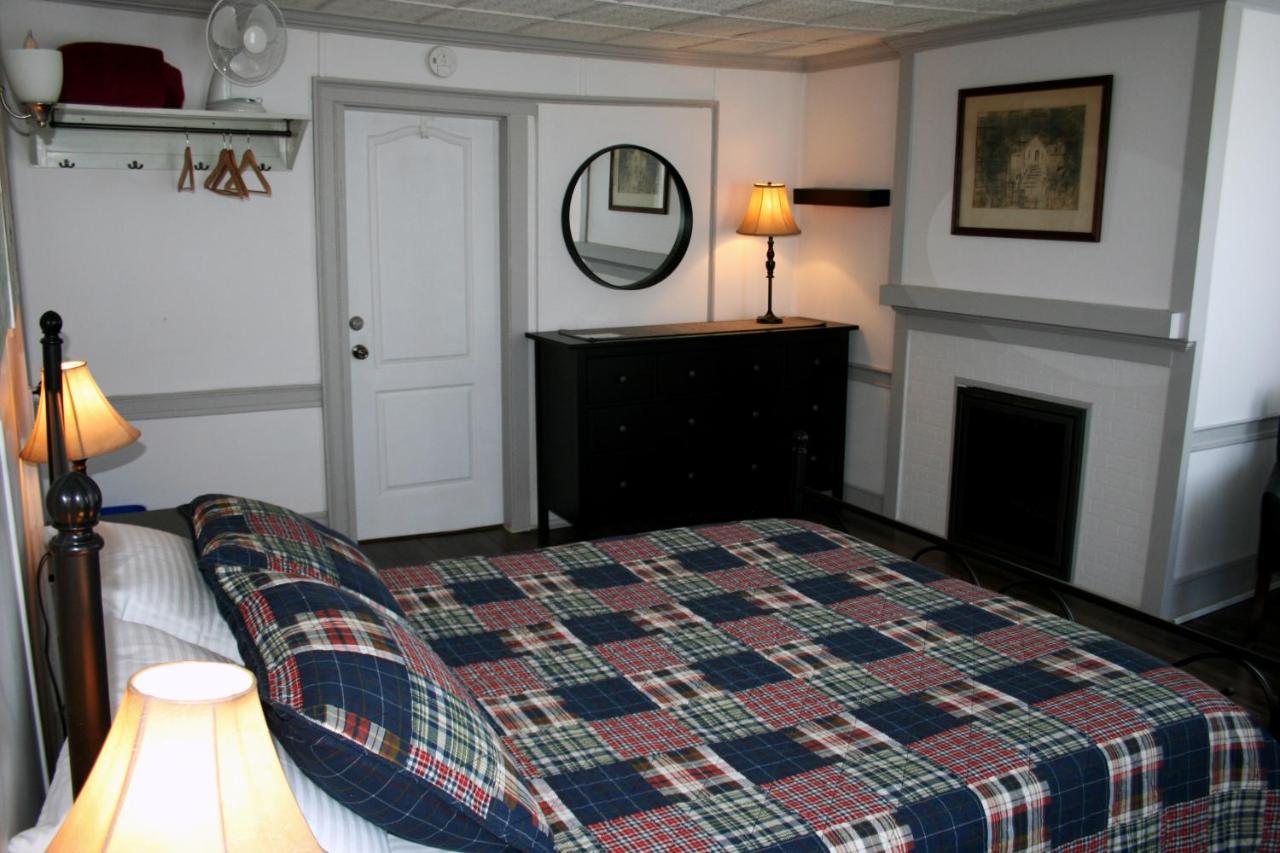 Hadovka Lakeside Bed & Breakfast